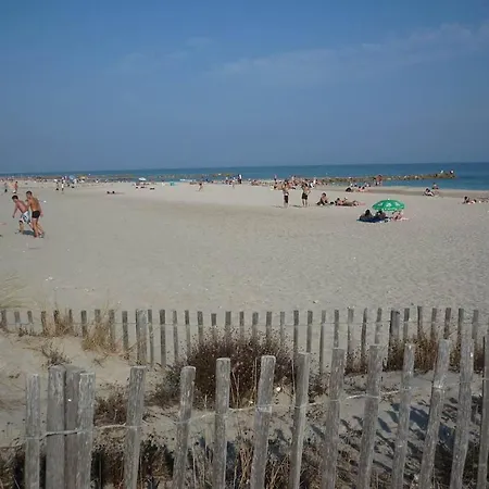 Charmante Maison De Valerie 弗龙蒂尼昂